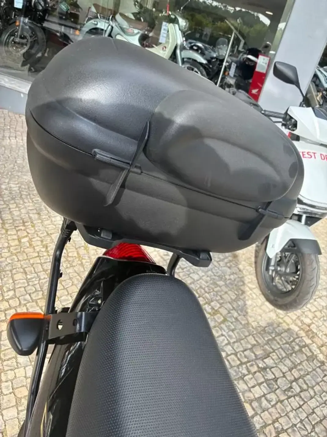 Suzuki GSX 1250FA 2000 - 1900 EUR, 41199 km - AUTO.MOTO.pt - 41199km - foto 15 de 18