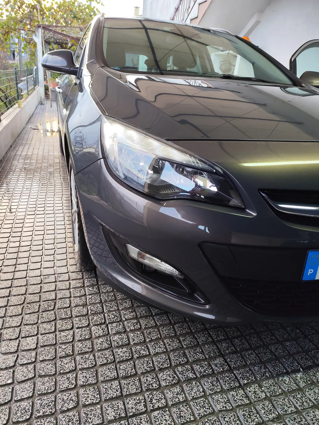 Opel Astra Sports Tourer 2015 - 5600 EUR, 203000 km - AUTO.MOTO.pt - 203000km - foto 9 de 11