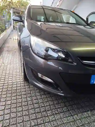 Opel Astra Sports Tourer 2015 - 5600 EUR, 203000 km - AUTO.MOTO.pt - 203000km - foto 9 de 11