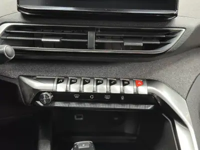 Peugeot 5008 2021 - 24800 EUR, 142000 km - AUTO.MOTO.pt - 142000km - foto 25 de 38