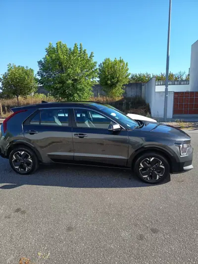 Kia Niro EV 2023 - 27990 EUR, 39700 km - AUTO.MOTO.pt - 39700km - foto 7 de 15