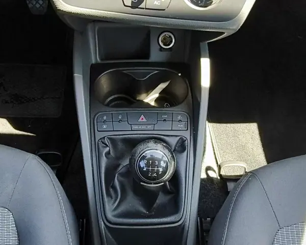 SEAT Ibiza ST 2011 - 6990 EUR, 134020 km - AUTO.MOTO.pt - 134020km - foto 25 de 26
