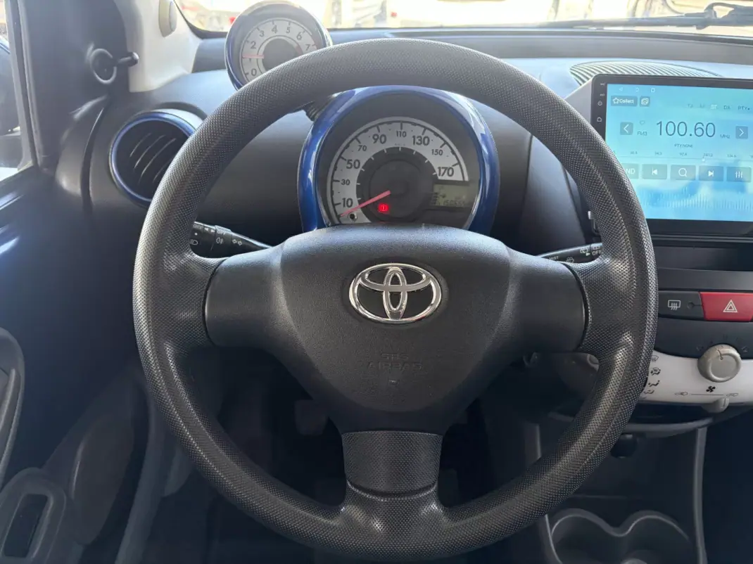 Toyota Aygo 2008 - 4750 EUR, 150655 km - AUTO.MOTO.pt - 150655km - foto 8 de 10
