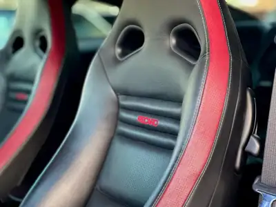 Nissan GT-R 2014 - 129900 EUR, 116000 km - AUTO.MOTO.pt - 116000km - foto 17 de 18