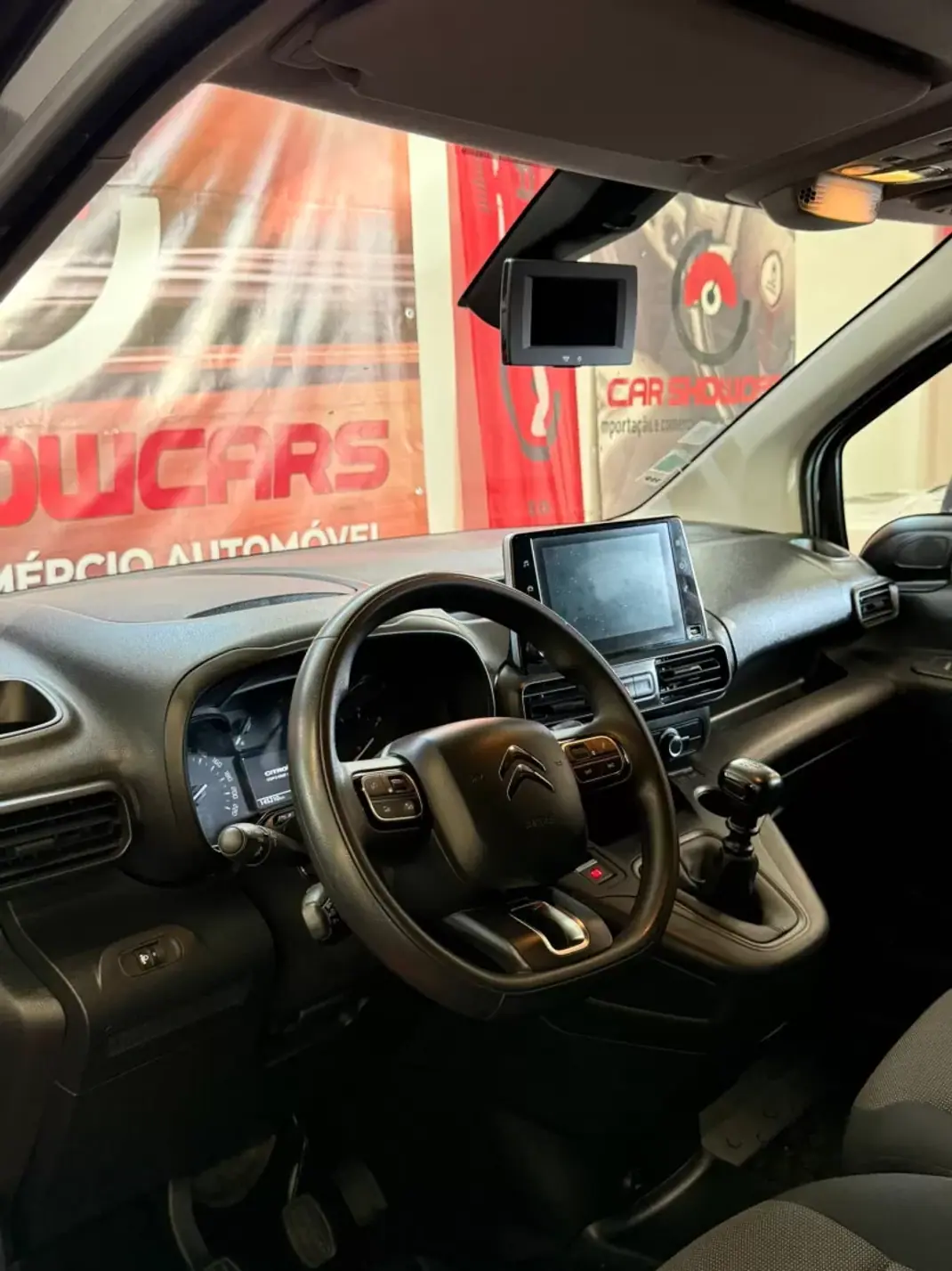 Citroën Berlingo 2021 - 14900 EUR, 145000 km - 145000km - foto 5 de 7