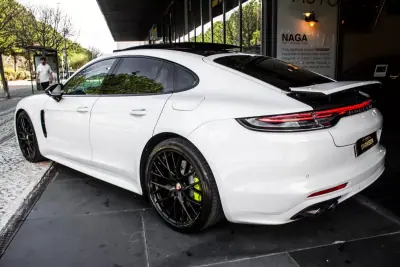 Porsche Panamera 2022 - 99950 EUR, 92267 km - AUTO.MOTO.pt - 92267km - foto 3 de 49