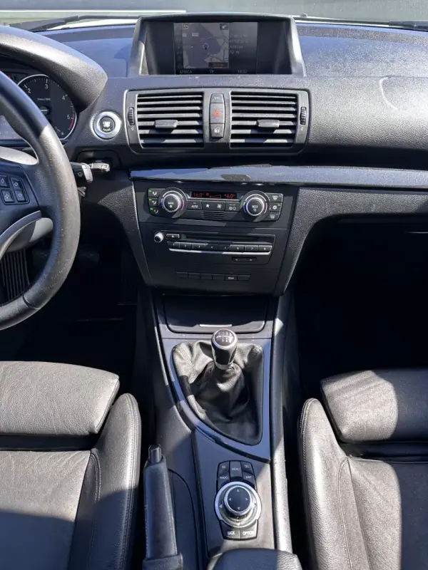 BMW 120 2009 - 9900 EUR, 220000 km - AUTO.MOTO.pt - 220000km - foto 53 de 60