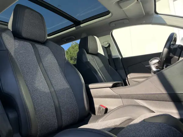 Peugeot 5008 2019 - 15490 EUR, 228000 km - AUTO.MOTO.pt - 228000km - foto 20 de 42