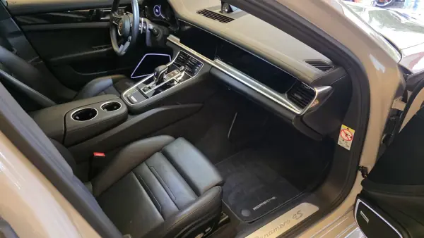 Porsche Panamera Sport Turismo 2024 - 119900 EUR, 45564 km - AUTO.MOTO.pt - 45564km - foto 56 de 63