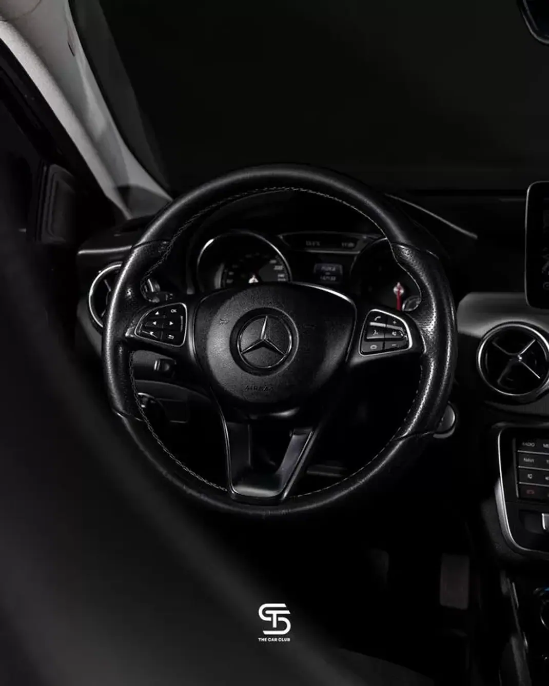 Mercedes-Benz GLA 180 2018 - 19950 EUR, 157133 km - AUTO.MOTO.pt - 157133km - foto 10 de 26