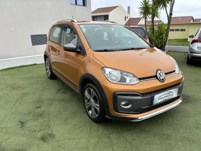 Volkswagen Cross Up! 2018 - 13990 EUR, 101322 km - AUTO.MOTO.pt - 101322km - foto 6 de 14