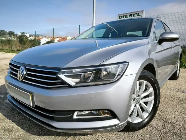 Volkswagen Passat 2019 - 19950 EUR, 155079 km - AUTO.MOTO.pt - 155079km - foto 20 de 60