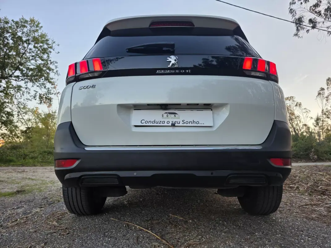 Peugeot 5008 2018 - 17750 EUR, 125000 km - AUTO.MOTO.pt - 125000km - foto 10 de 36