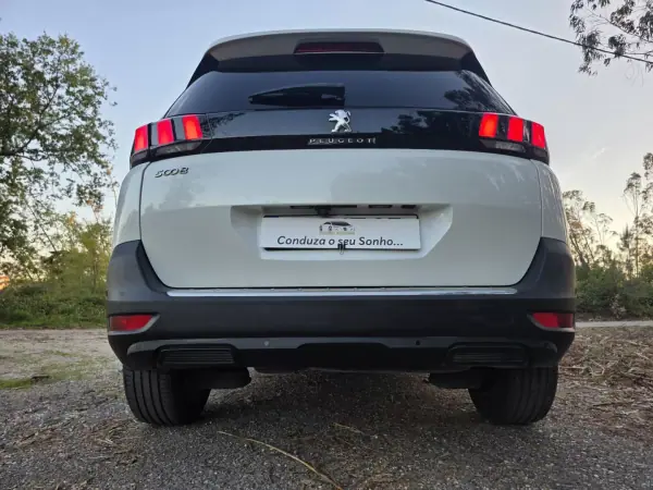 Peugeot 5008 2018 - 17750 EUR, 125000 km - AUTO.MOTO.pt - 125000km - foto 10 de 36