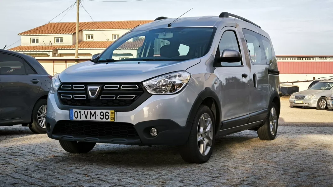 Dacia Dokker 2018 - 10950 EUR, 125000 km - AUTO.MOTO.pt - 125000km - foto 2 de 11