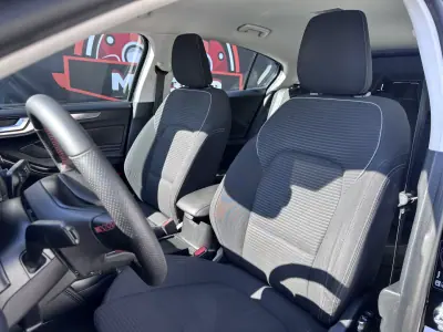 Ford Focus 2018 - 10900 EUR, 100000 km - AUTO.MOTO.pt - 100000km - foto 23 de 35