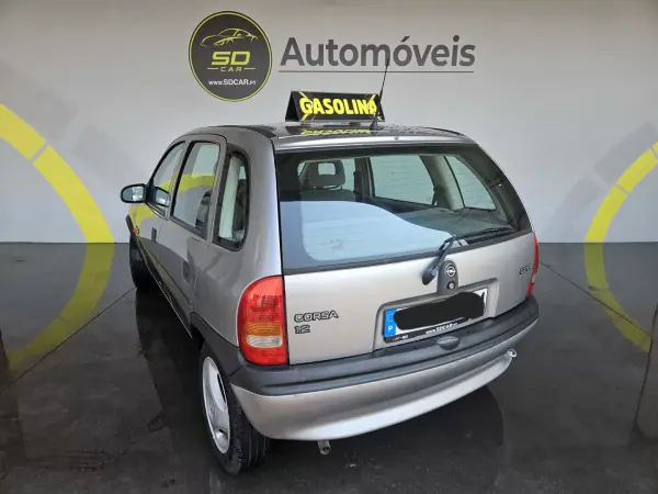 Opel Corsa 1997 - 1300 EUR, 125000 km - AUTO.MOTO.pt - 125000km - foto 3 de 9