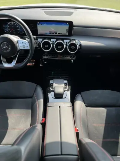 Mercedes-Benz A 200 2018 - 21900 EUR, 81850 km - AUTO.MOTO.pt - 81850km - foto 13 de 14