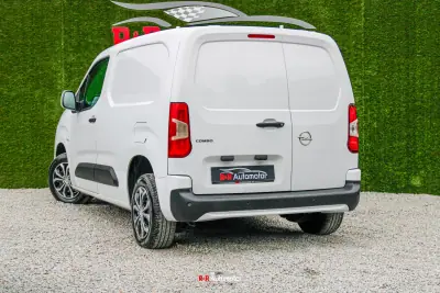 Opel COMBO 2022 - 14300 EUR, 79000 km - 79000km - foto 2 de 23