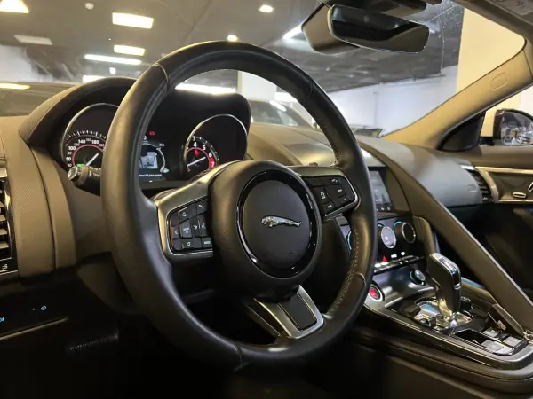 Jaguar F-Type 2019 - 47990 EUR, 45000 km - AUTO.MOTO.pt - 45000km - foto 36 de 47