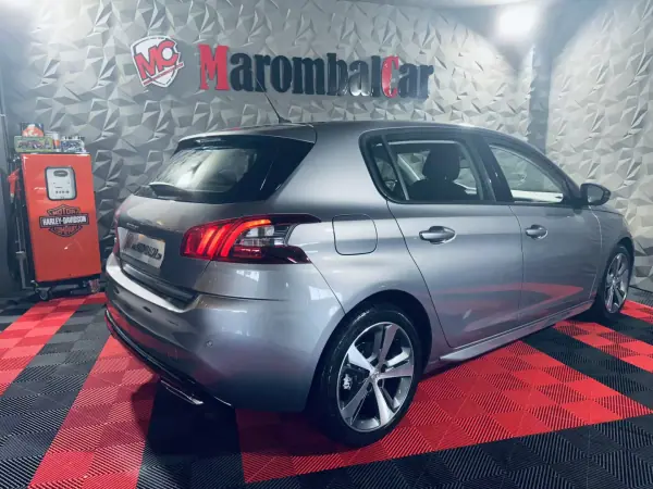 Peugeot 308 2018 - 11990 EUR, 139757 km - AUTO.MOTO.pt - 139757km - foto 5 de 15