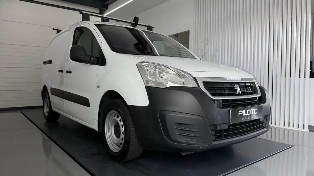 Peugeot PARTNER GIRAFON 2018 - 7990 EUR, 230000 km - AUTO.MOTO.pt - 230000km - foto 4 de 20