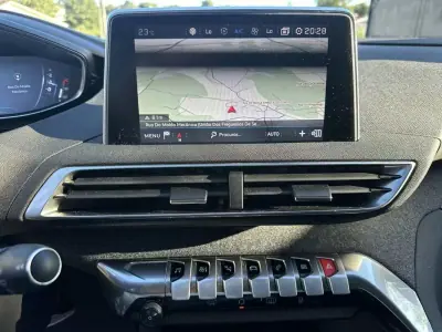 Peugeot 5008 2018 - 14900 EUR, 220000 km - AUTO.MOTO.pt - 220000km - foto 44 de 60