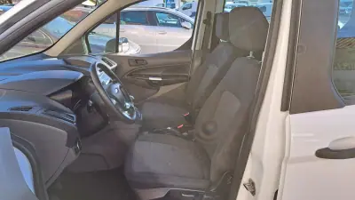 Ford Transit Connect 2019 - 16900 EUR, 240235 km - AUTO.MOTO.pt - 240235km - foto 14 de 24