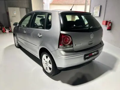 Volkswagen Polo 2009 - 6000 EUR, 189000 km - AUTO.MOTO.pt - 189000km - foto 3 de 21