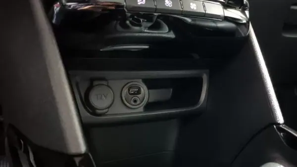 Peugeot 2008 2016 - 13750 EUR, 44423 km - AUTO.MOTO.pt - 44423km - foto 36 de 58