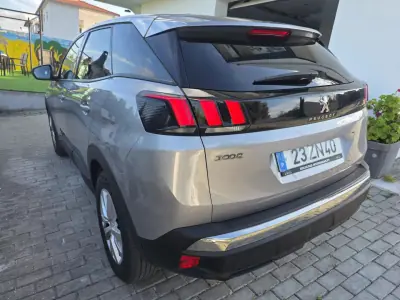 Peugeot 3008 2019 - 13900 EUR, 198000 km - AUTO.MOTO.pt - 198000km - foto 23 de 58