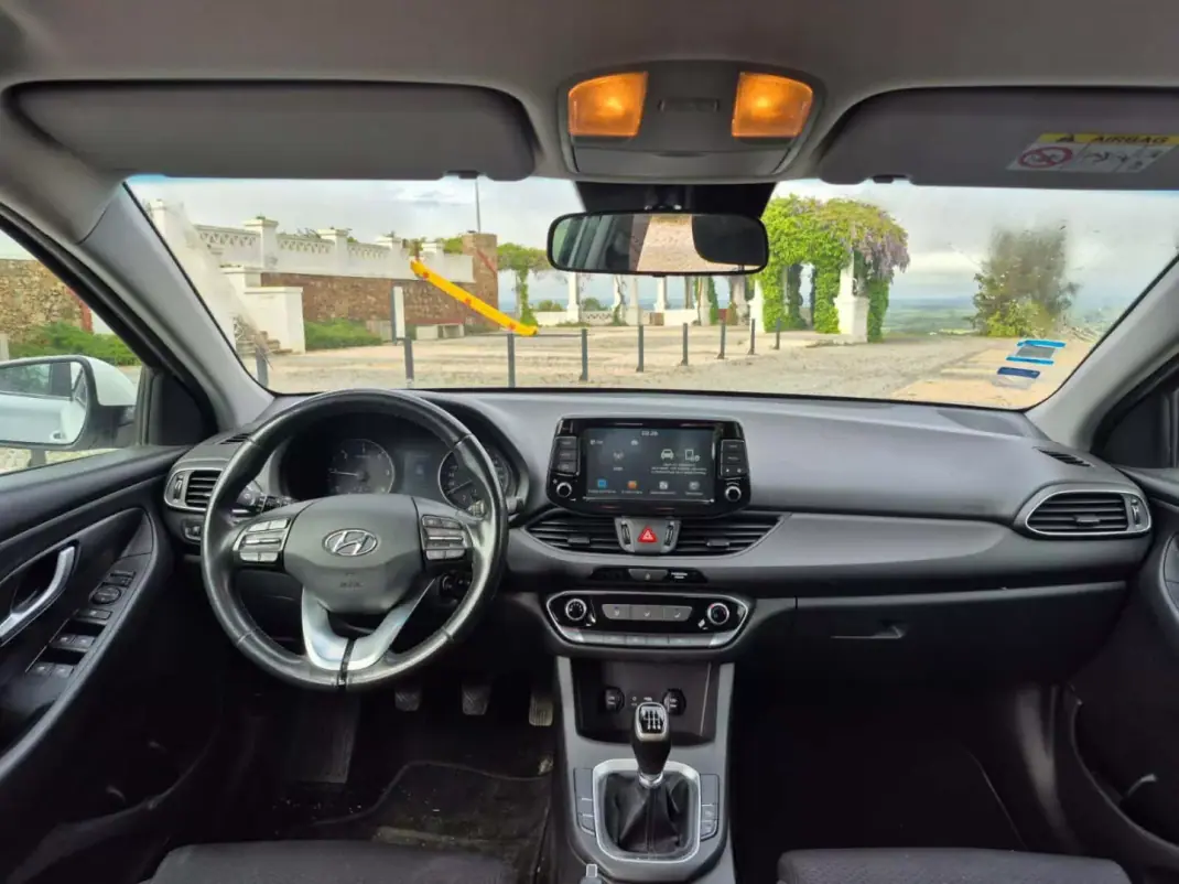 Hyundai i30 2020 - 16900 EUR, 113423 km - 113423km - foto 5 de 19