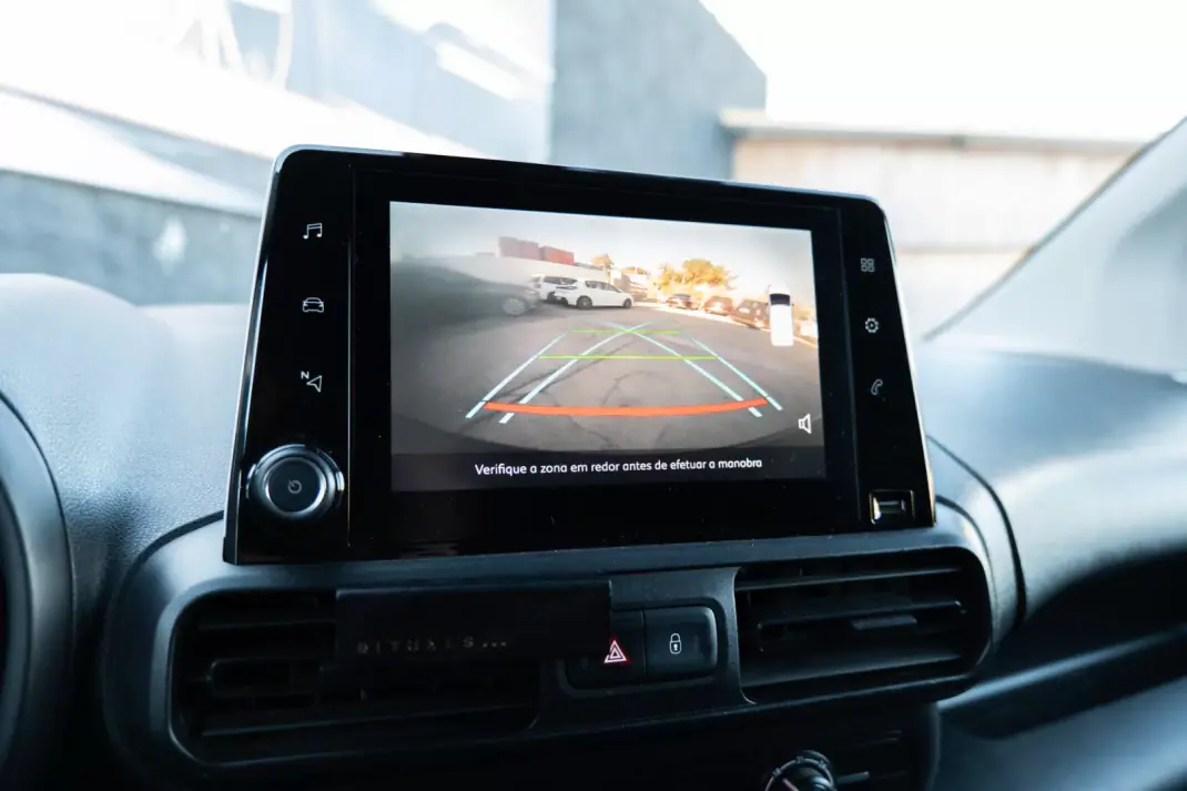 Citroën Berlingo 2022 - 14900 EUR, 115 km - AUTO.MOTO.pt - 115km - foto 13 de 22