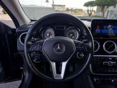 Mercedes-Benz CLA 180 2014 - 16990 EUR, 145000 km - AUTO.MOTO.pt - 145000km - foto 16 de 32