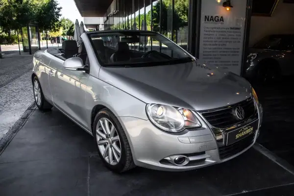 Volkswagen EOS 2006 - 8750 EUR, 272113 km - AUTO.MOTO.pt - 272113km - foto 6 de 30