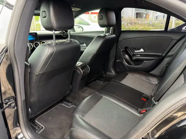 Mercedes-Benz CLA 220 2019 - 26750 EUR, 137070 km - AUTO.MOTO.pt - 137070km - foto 19 de 20