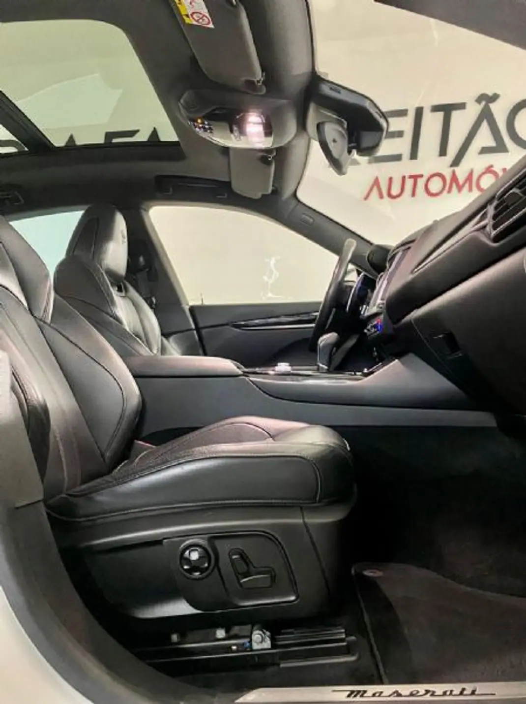 Maserati Levante 2016 - 44500 EUR, 232000 km - AUTO.MOTO.pt - 232000km - foto 21 de 55