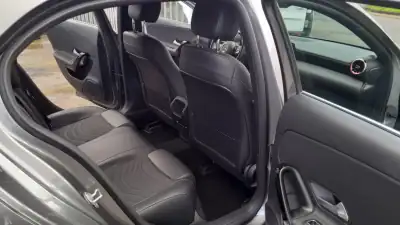 Mercedes-Benz A 180 2020 - 24500 EUR, 99999 km - AUTO.MOTO.pt - 99999km - foto 13 de 16