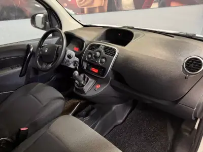 Renault Kangoo 2018 - 12250 EUR, 184400 km - AUTO.MOTO.pt - 184400km - foto 10 de 15