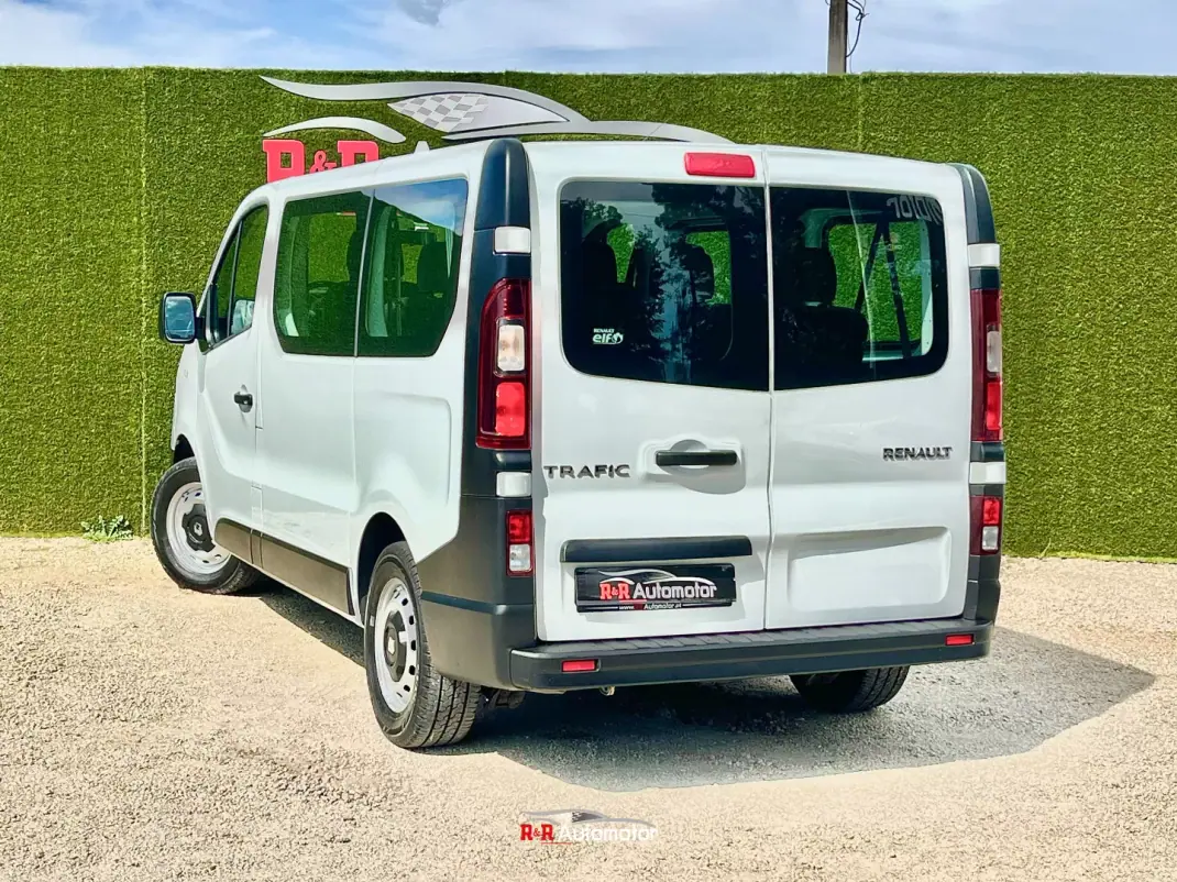 Renault Trafic 2016 - 21900 EUR, 167000 km - AUTO.MOTO.pt - 167000km - foto 2 de 8