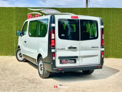 Renault Trafic 2016 - 21900 EUR, 167000 km - AUTO.MOTO.pt - 167000km - foto 2 de 8
