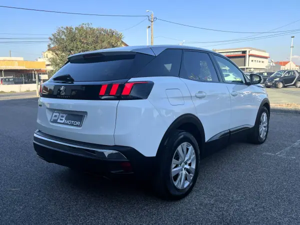 Peugeot 3008 2018 - 17499 EUR, 128036 km - AUTO.MOTO.pt - 128036km - foto 6 de 12