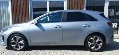 Kia Ceed 2019 - 15000 EUR, 60000 km - AUTO.MOTO.pt - 60000km - foto 3 de 6