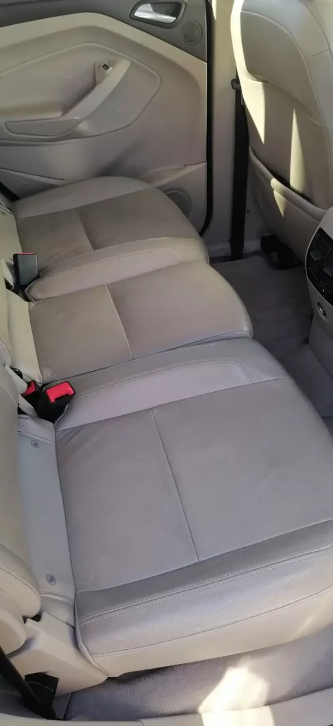 Ford C-Max 2012 - 11600 EUR, 170350 km - AUTO.MOTO.pt - 170350km - foto 12 de 15