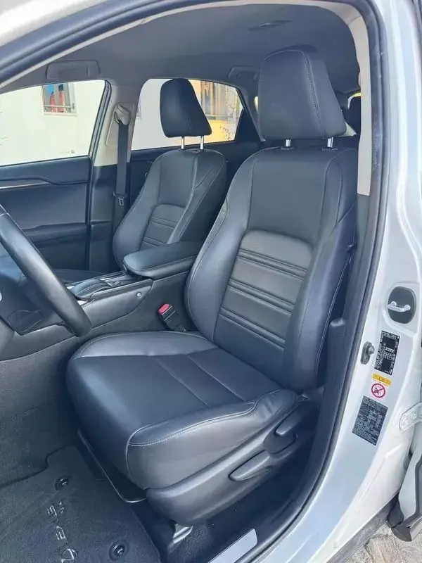 Lexus NX 300h 2014 - 23750 EUR, 66500 km - AUTO.MOTO.pt - 66500km - foto 14 de 29