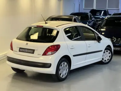 Peugeot 207 2010 - 6990 EUR, 125000 km - 125000km - foto 18 de 27