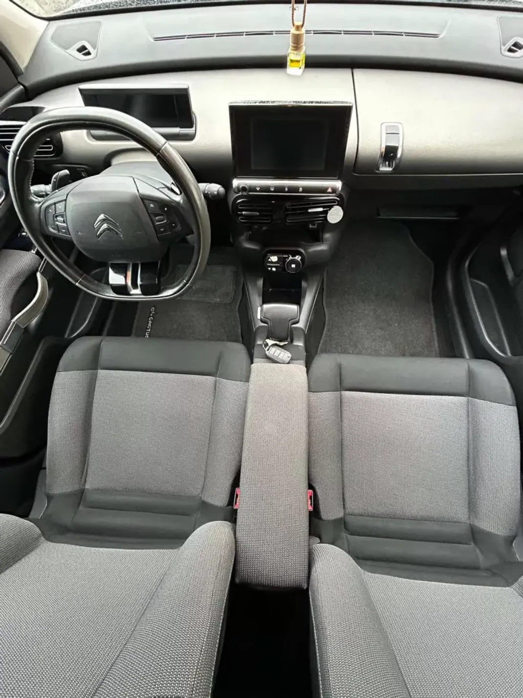 Citroën C4 Cactus 2015 - 11500 EUR, 172000 km - AUTO.MOTO.pt - 172000km - foto 10 de 13
