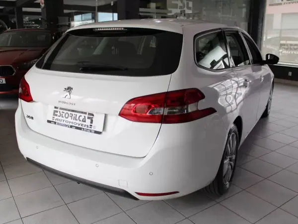 Peugeot 308 SW 2016 - 8900 EUR, 350824 km - AUTO.MOTO.pt - 350824km - foto 4 de 16