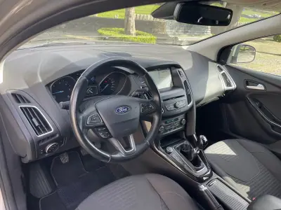 Ford Focus SW 2017 - 7750 EUR, 243000 km - AUTO.MOTO.pt - 243000km - foto 18 de 39