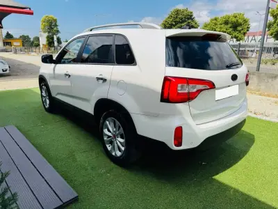 Kia Sorento 2015 - 18900 EUR, 199000 km - AUTO.MOTO.pt - 199000km - foto 5 de 30